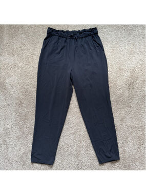 Lululemon Women’s Black Pants Size 8
